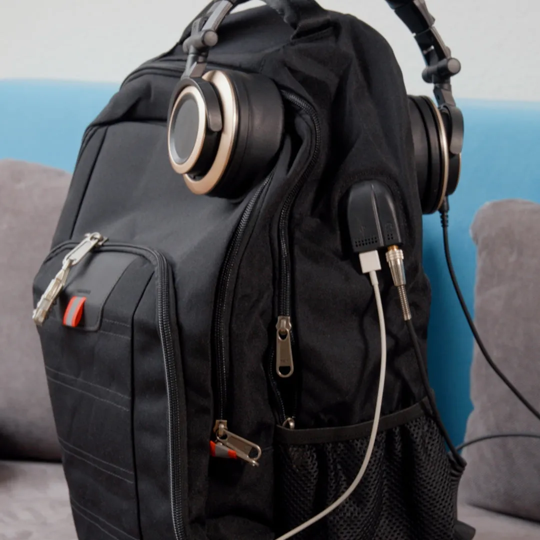 (32L) Laptop MacBook 17" Backpack Bag with Anti-Theft   USB Charging Port Nylon Material Splashproof - Black