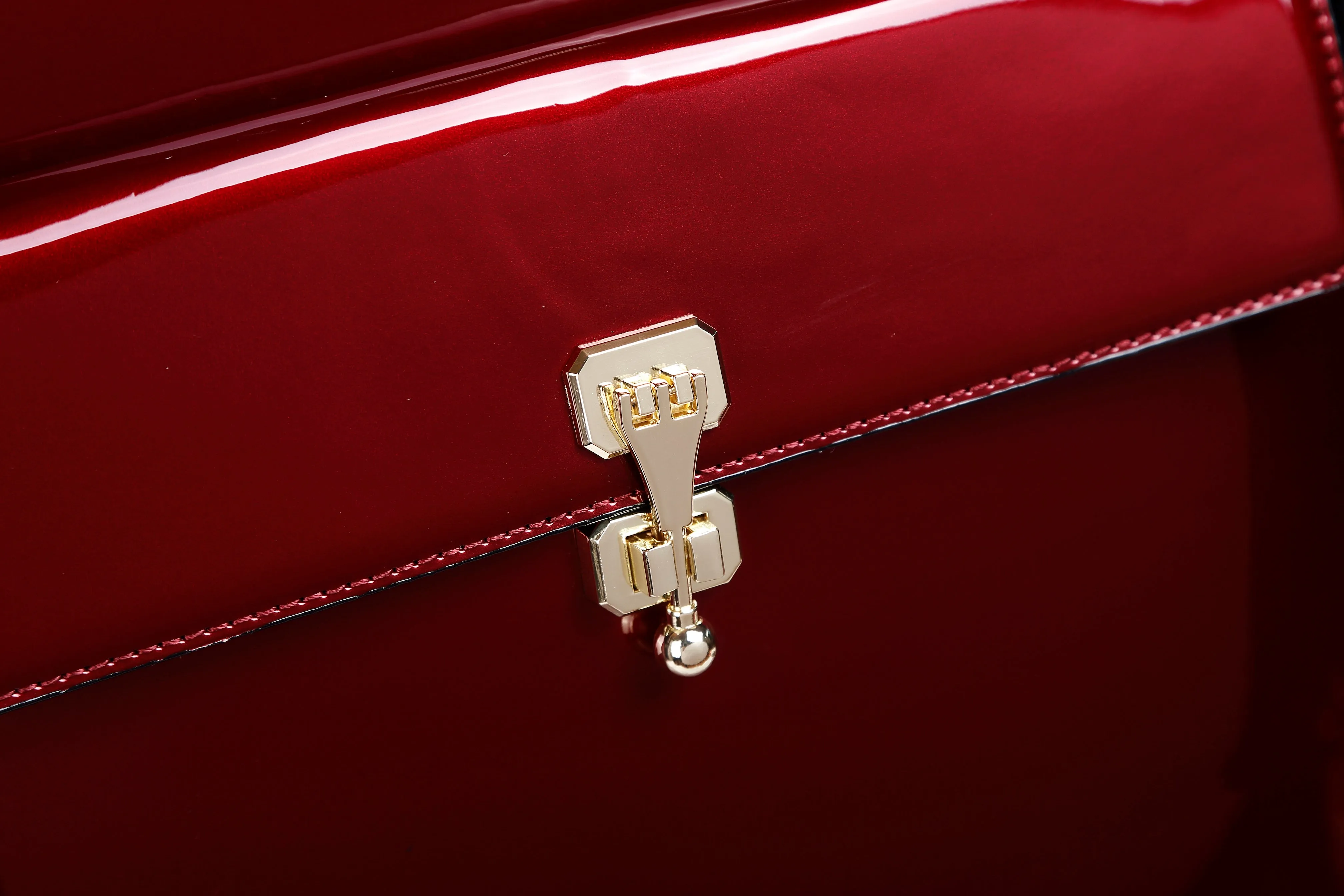 Brangio Glossy Trolley Bag with Elegant Design