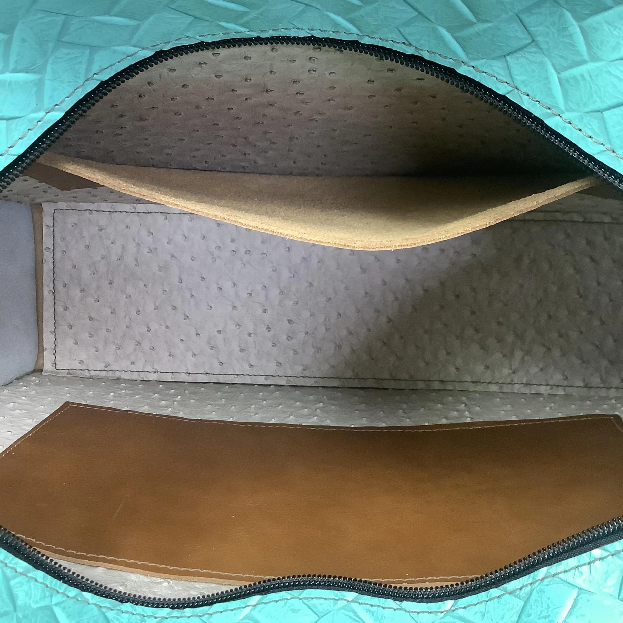 Get Outta Town Hybrid Tote - #25847 Bag Drop