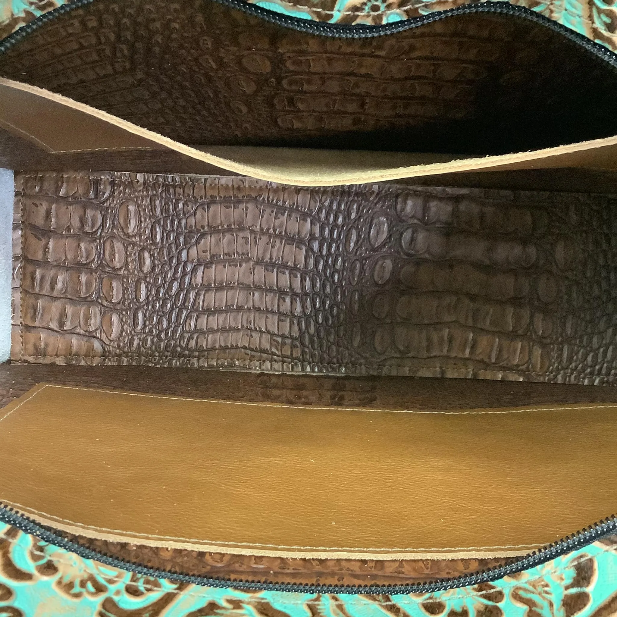 Get Outta Town Hybrid Tote - #26489