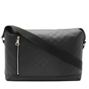 Louis Vuitton Discovery  Canvas Shoulder Bag ()